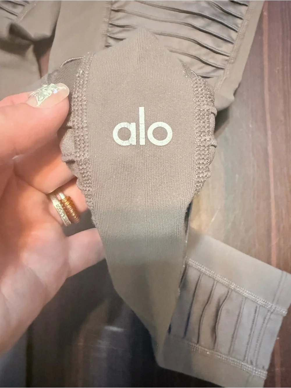 ALO Yoga High-Rise moto Leggings in Light Taupe